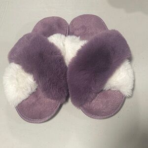 Women’s Purple Fuzzy Slippers - 40/41